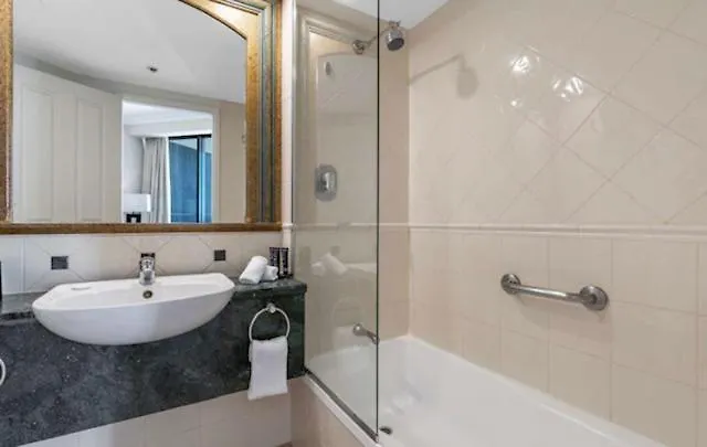 Lovely Ocean Viewed Studio Room Next To The Beach Gold Coast