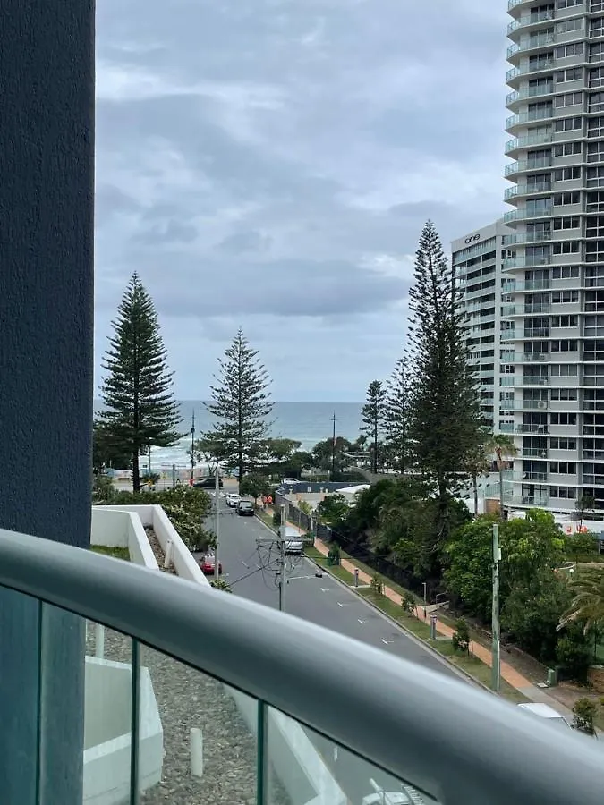 Apartment Lovely Ocean Viewed Studio Room Next To The Beach Gold Coast